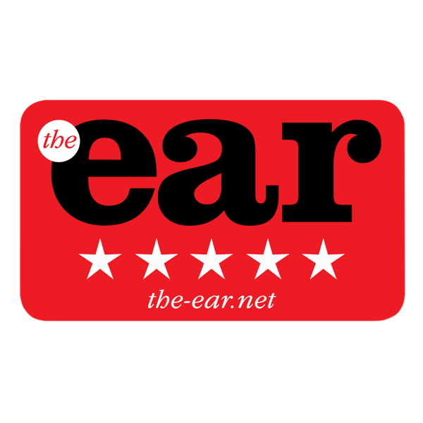 QED Silver XT What Hi-Fi? 5 Star Review QED Silver XT What Hi-Fi? 5 Star Review