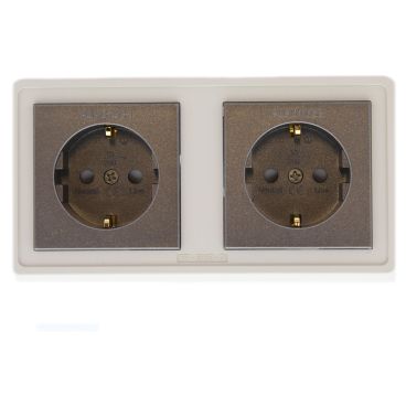 Furutech FP-SWS-D High Performance Schuko Wall Socket - Gold