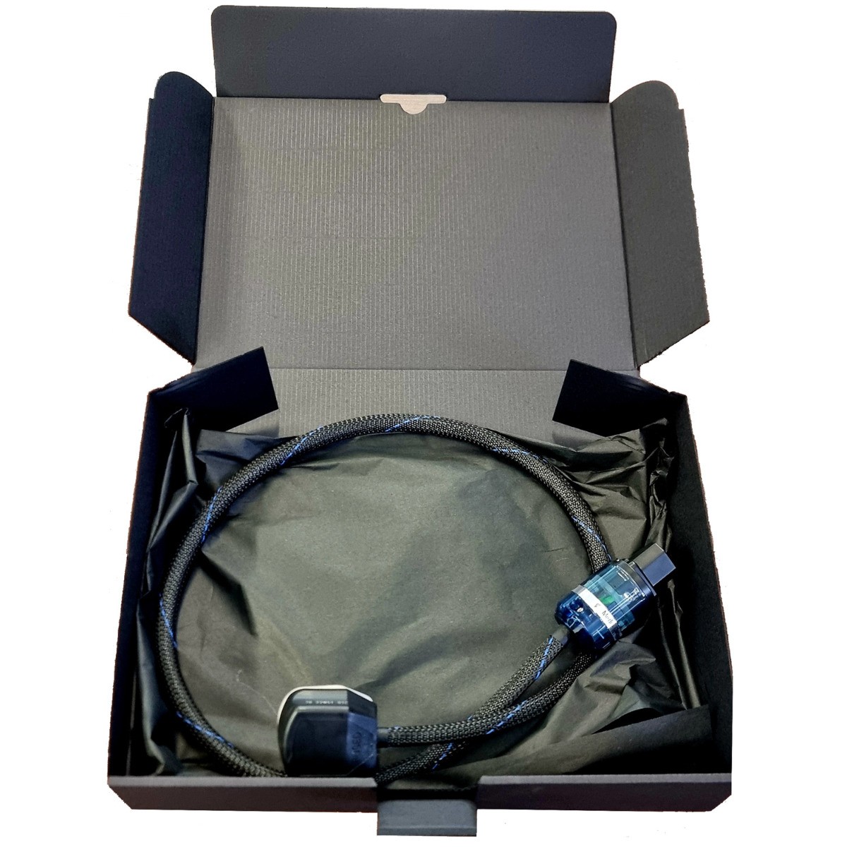 Merlin Tarantula MK6 QSA Black Edition power cable presented in branded box with documentation