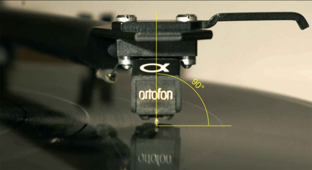 Diagram showing correct azimuth adjustment with set-square confirming stylus is perpendicular to the platter at 90 degrees