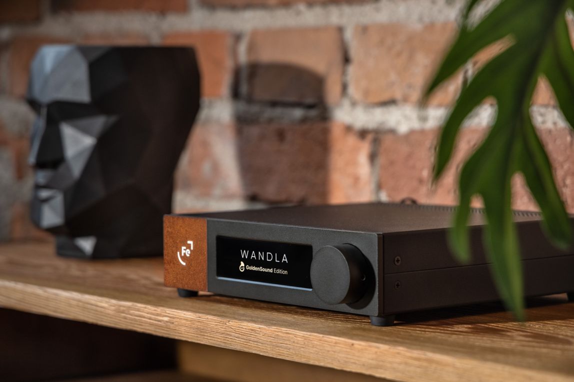 Ferrum Audio WANDLA GoldenSound Edition DAC front view